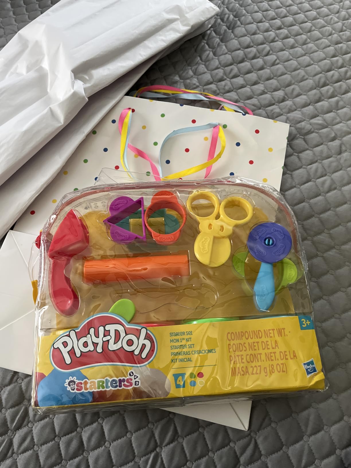 Play-Doh Starter Set 9-Piece Kit with Storage Tote & 4 Modeling Compound Cans, Arts and Crafts for Kids, Back to School Classroom Supplies, Preschool Toys, Ages 3+ customer photo 1