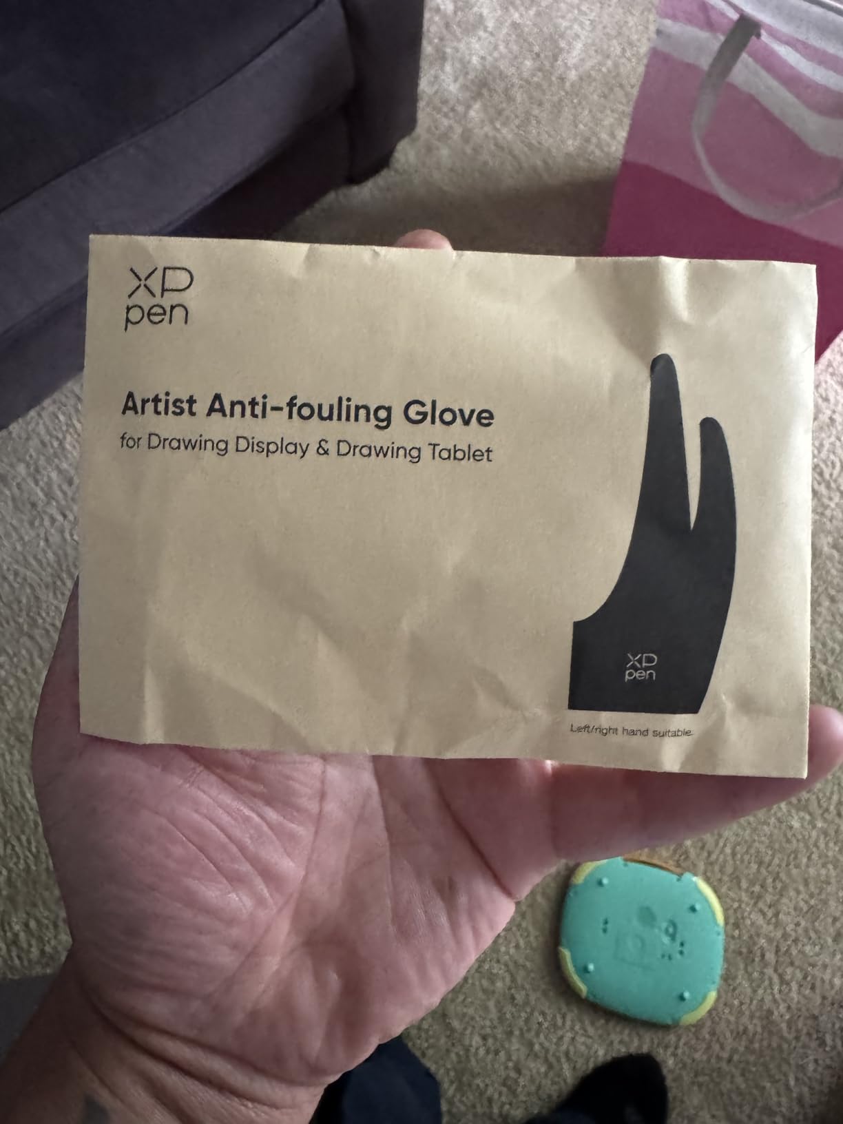 XPPen Artist Drawing Glove 2-Fingers Glove for Graphics Drawing Tablet Suitable for Right Hand and Left Hand (Size M) Black customer photo 1