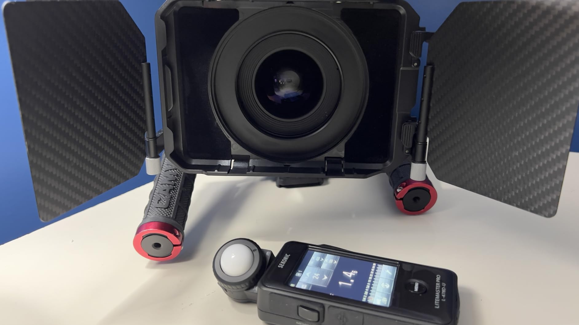Sekonic LiteMaster Pro L-478D-U Light Meter, Touchscreen Incident & Reflected Meter with Flash Analyzing customer photo 1