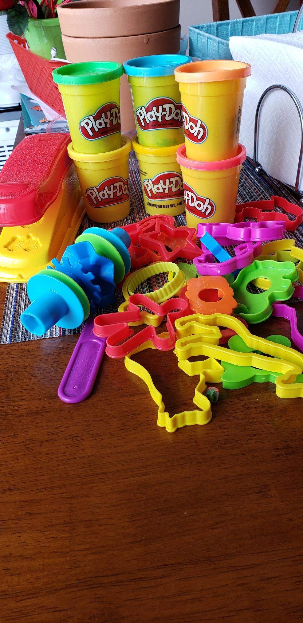 Play-Doh Fun Factory Deluxe Set, 31 Tools & 6 Cans, Back to School Gifts & Prizes, Kids Arts & Crafts, Preschool Toys, Ages 3+ (Amazon Exclusive) customer photo 2