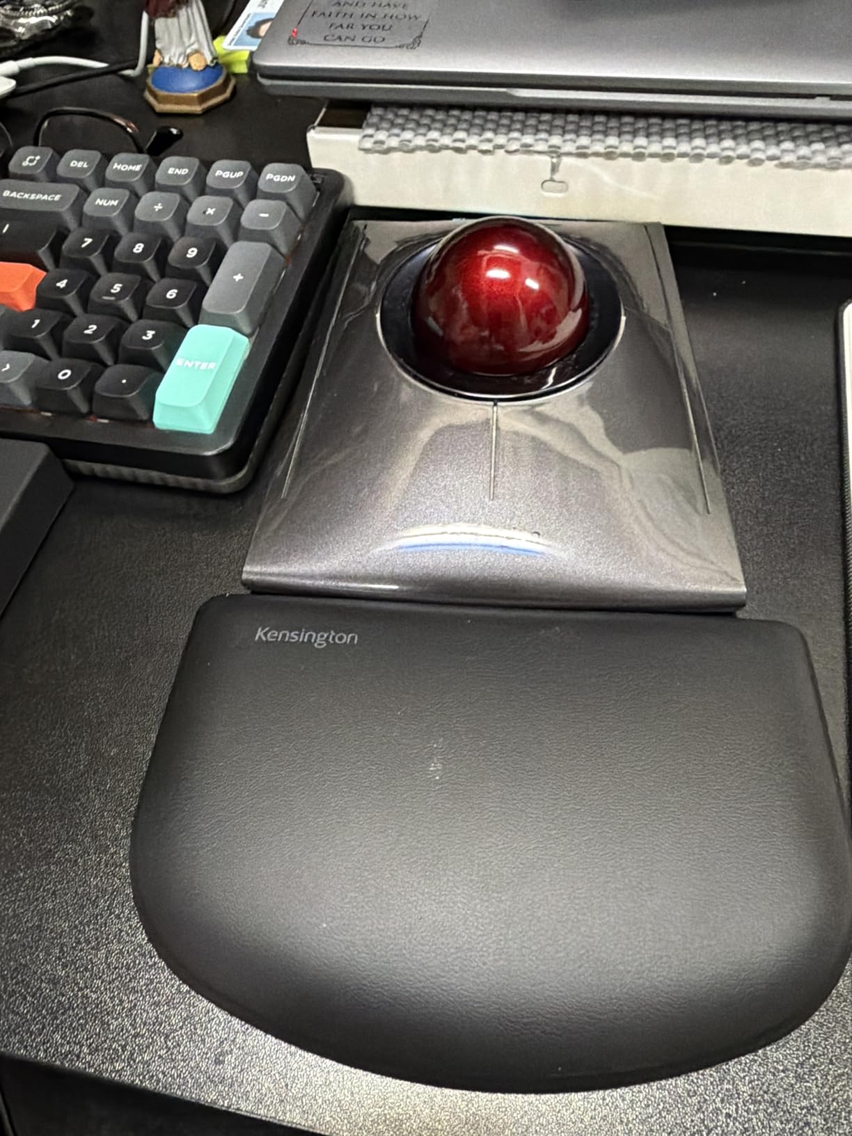Kensington ErgoSoft Wrist Rest for Standard Mouse, Black (K52802WW) customer photo 1