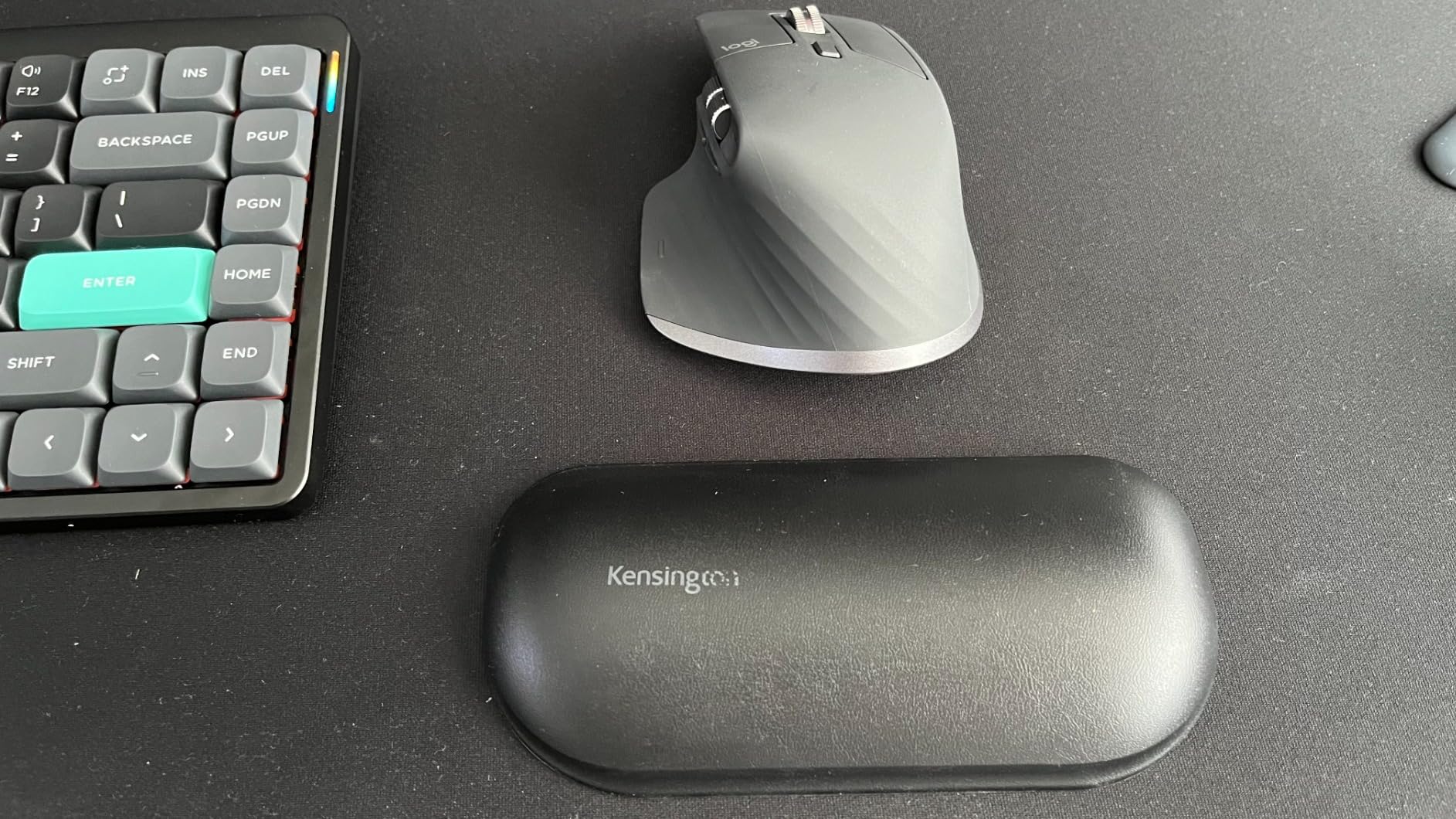 Kensington ErgoSoft Wrist Rest for Slim Mouse/Trackpad, Black (K52803WW) customer photo 2