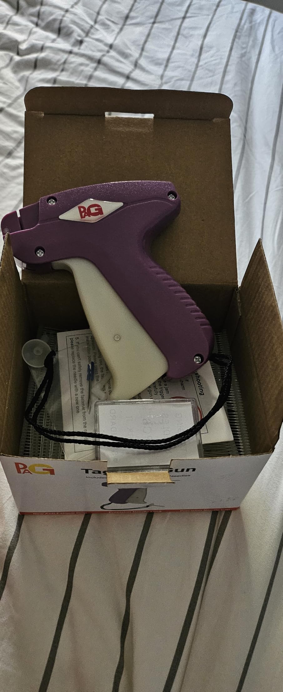 PAG Standard Tagging Gun Price Tag Attacher Gun for Clothing with 5 Needles and 2000 2inch Barbs Fasteners, Purple customer photo 2