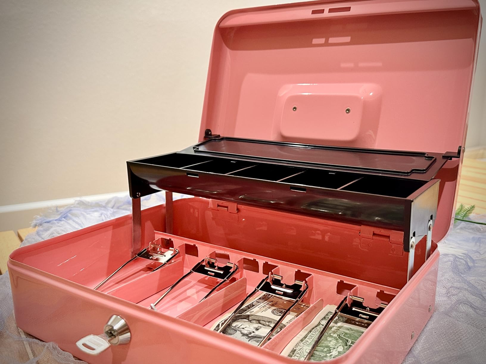 Jssmst Cash Box with Key Lock - 0.7mm Solid Steel, Auto-Pop Spill-Proof Foam Coin Tray, 4 Finger-Safe No-Pinch Bill Clips, Portable Cash Drawer for Small Business & Yard Sales, 11.8x9.5x3.54 in, Black customer photo 1