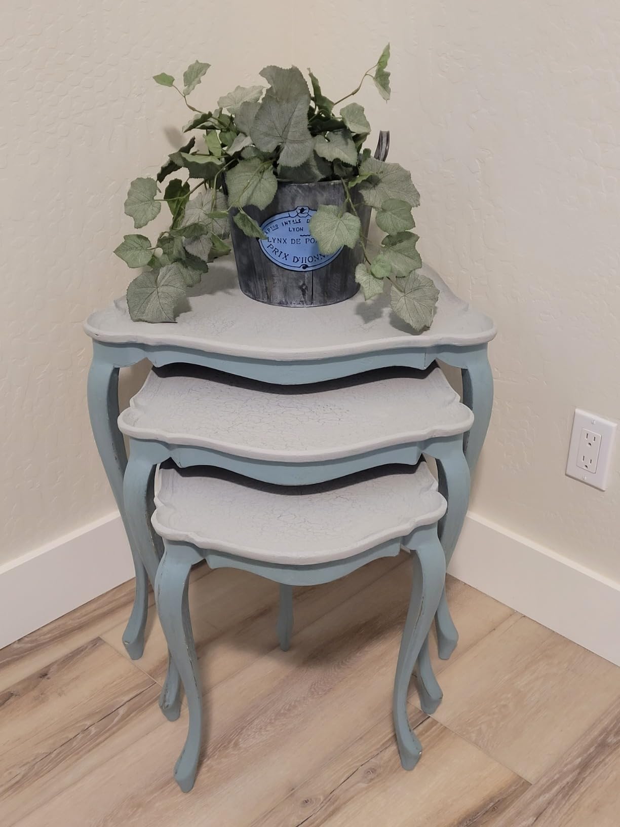 Dixie Belle Crackle | 8oz | Clear Texture Paint for DIY Furniture Projects customer photo 1