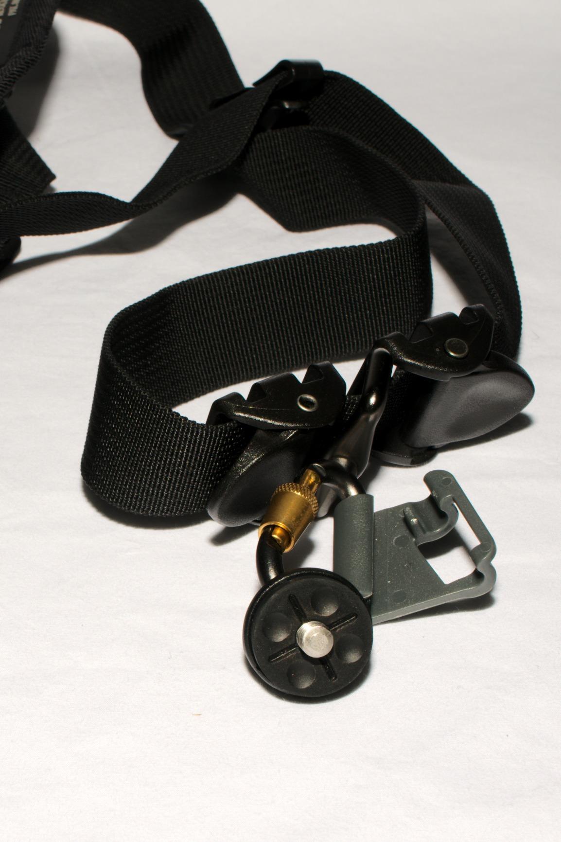 BlackRapid RS-4 Retro Classic, Original Camera Sling Design, Strap for DSLR, SLR and Mirrorless Cameras, for Right-Handed and Left-Handed Photographers, with On-The-Fly Sling Length Adjuster customer photo 2