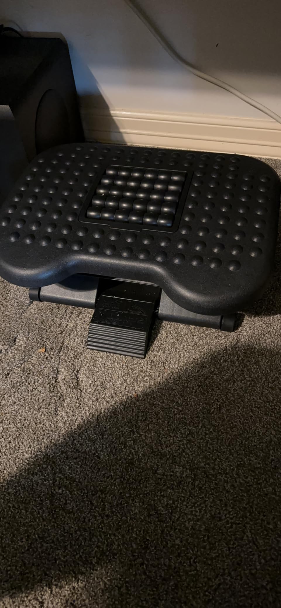 Mount-It! Ergonomic Under Desk Footrest with Massage Rollers, Adjustable Height & 30 Degree Tilt Foot Rest Under Desk (4.25-6.75 in), Office Foot Stool with Non Slip Surface customer photo 2