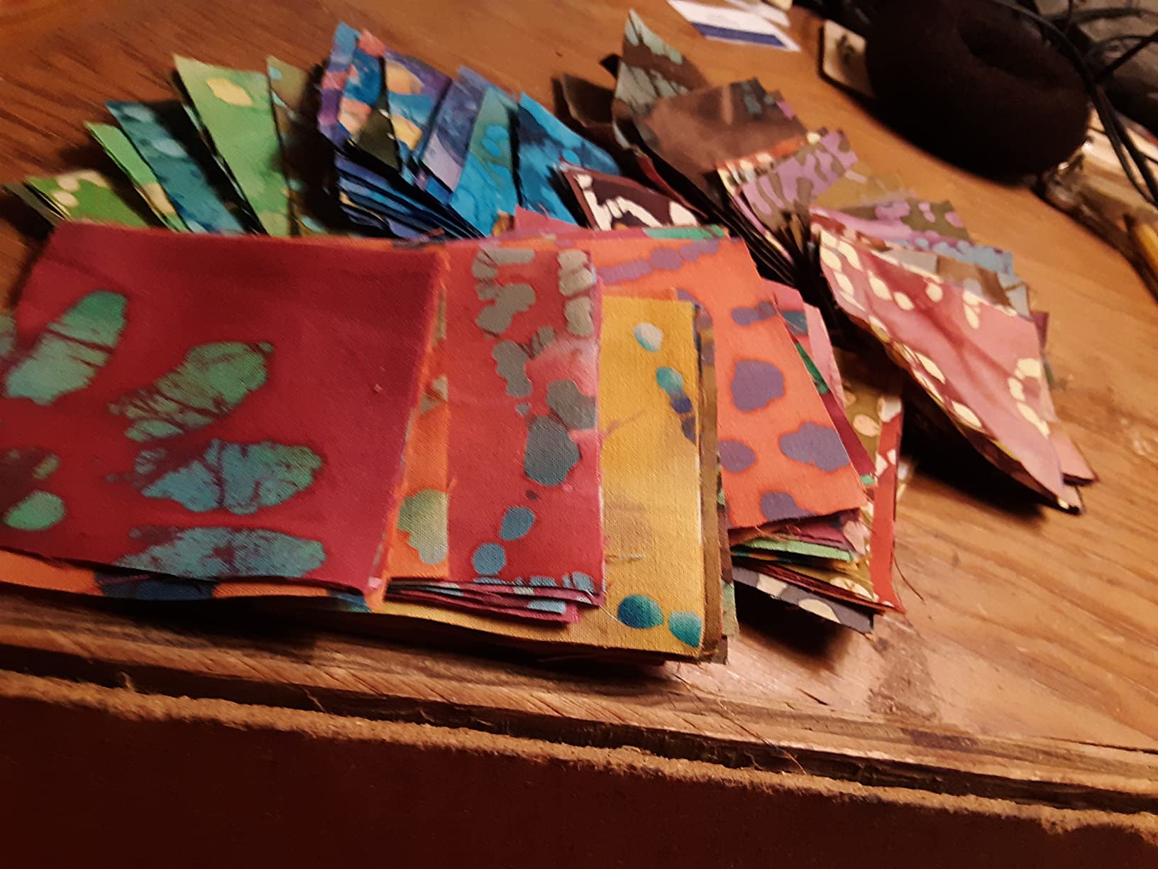 200 Assorted Batik pre Cut Charm Pack 2.5