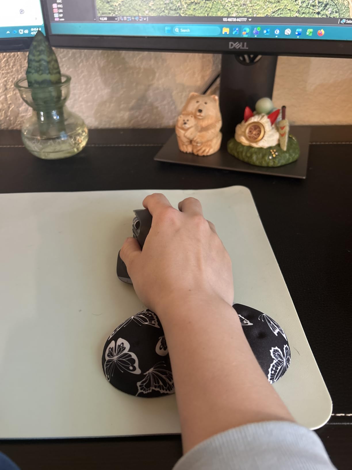 BRILA Ergonomic Memory Foam Mouse Wrist Rest Support Pad Cushion for Computer, Laptop, Office Work, PC Gaming - Massage Holes Design - Wrist Pain Relief (Black) customer photo 2