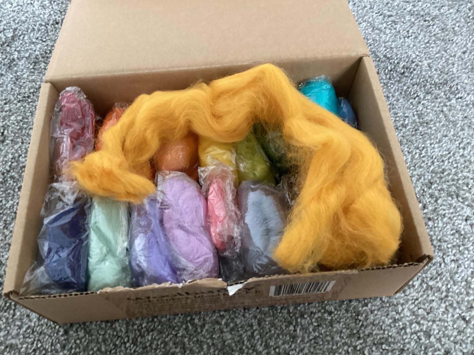 Woolbuddy Felting Wool Kit - 24 Vibrant Merino Wool Colors for Needle Felting, Wet Felting, and Crafts customer photo 2
