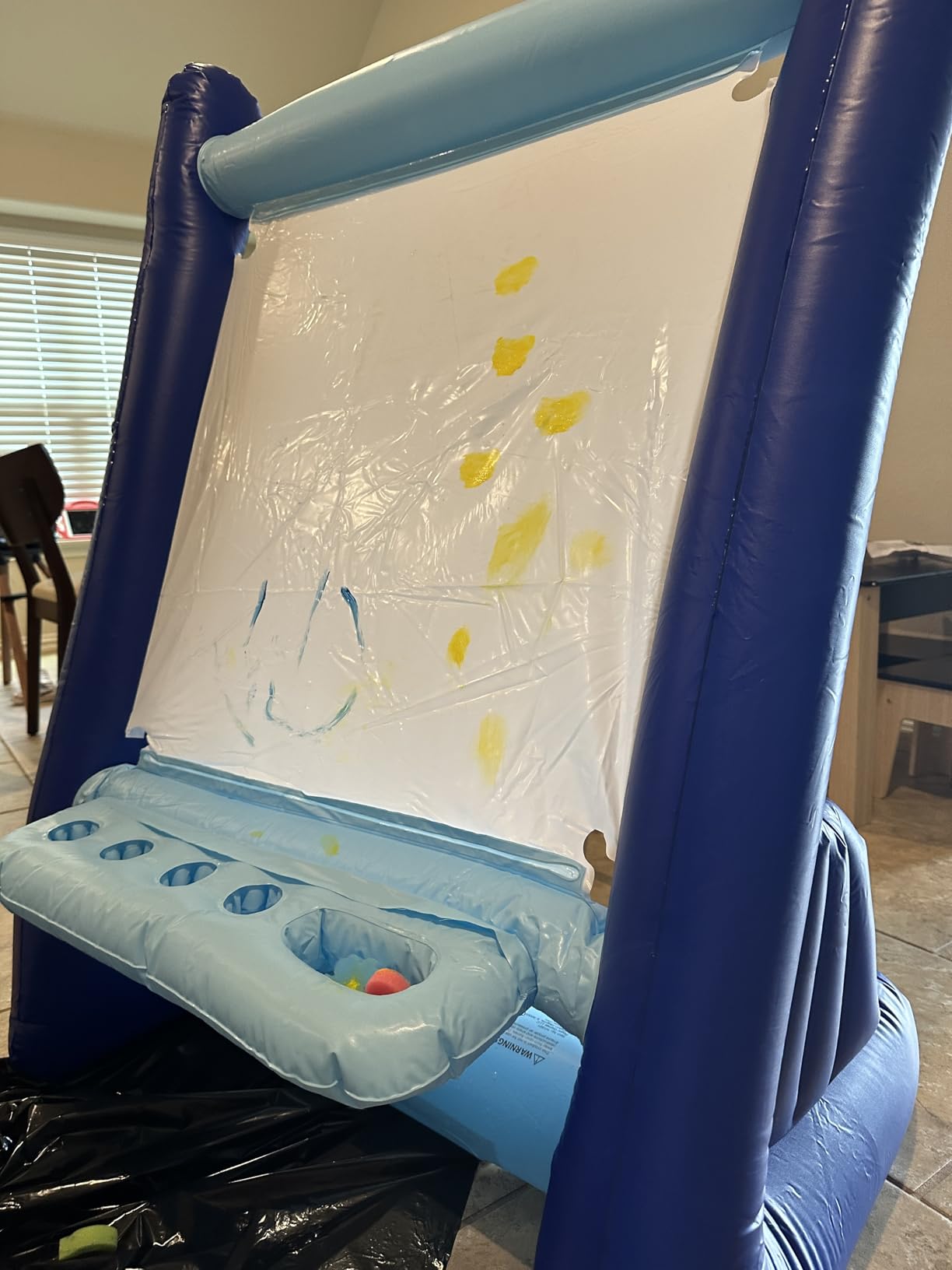 Hearthsong Inflatable Kids Art Easel, Outdoor & Indoor Paint Station, Creative Coloring, Drawing and Painting Art Easel for Kids and Toddlers, Ideal for Arts & Crafts Fun customer photo 1