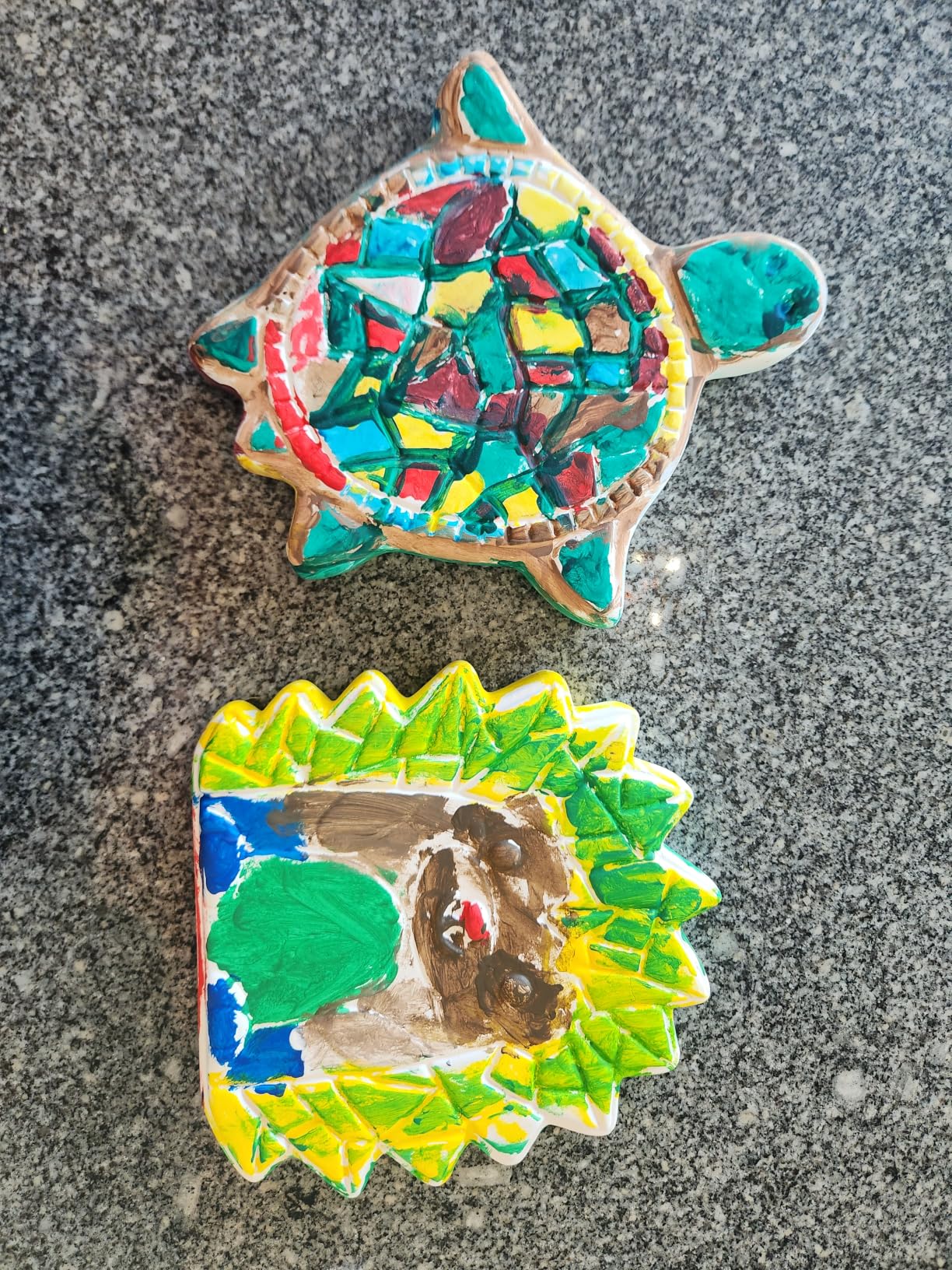 Creative Roots Mosaic Turtle DIY Stepping Stone Kit, Includes Ceramic Stone & 6 Vibrant Paints for Kids Ages 8+ customer photo 1