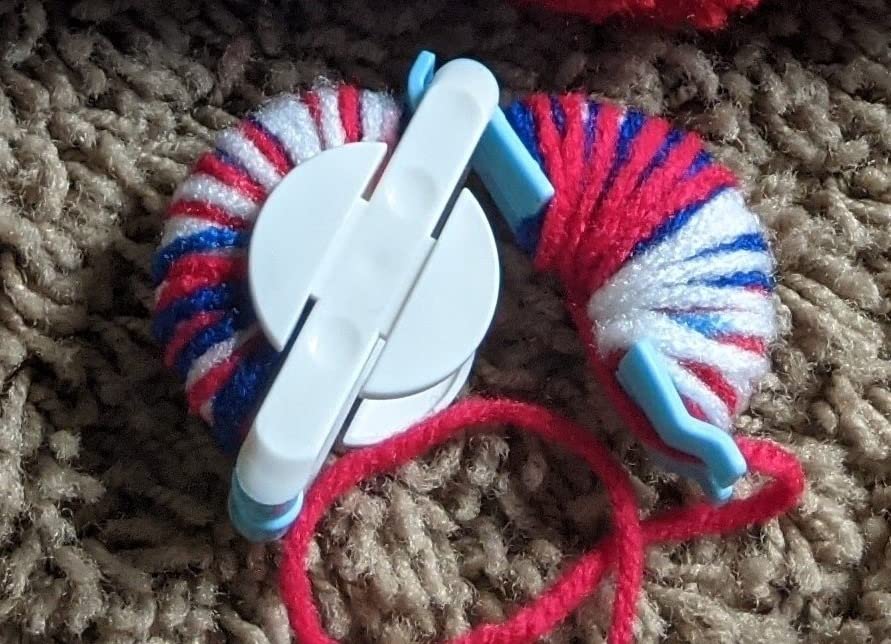 Pom Pom Maker, 4 Sizes Pompom Maker Tool Set for Fluff Ball Weave DIY Wool Yarn Knitting Craft Project for Adult - RRigo customer photo 1