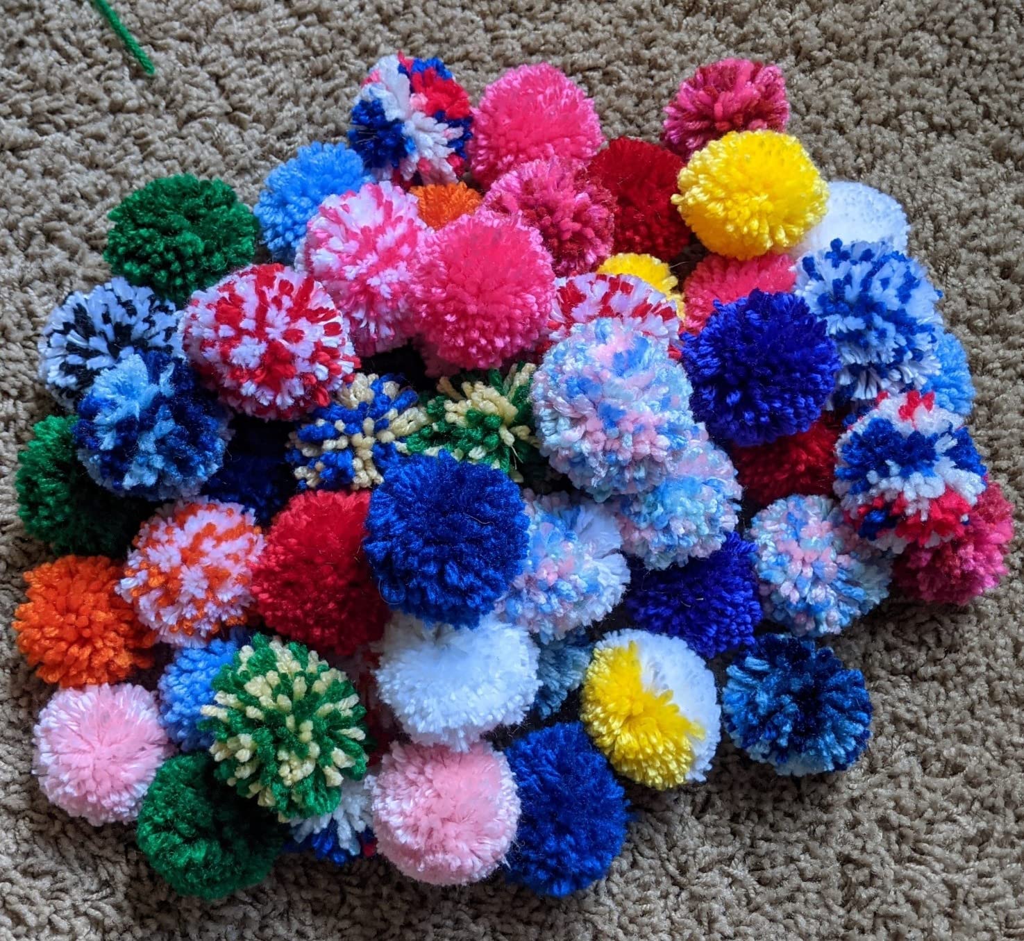 Pom Pom Maker, 4 Sizes Pompom Maker Tool Set for Fluff Ball Weave DIY Wool Yarn Knitting Craft Project for Adult - RRigo customer photo 2