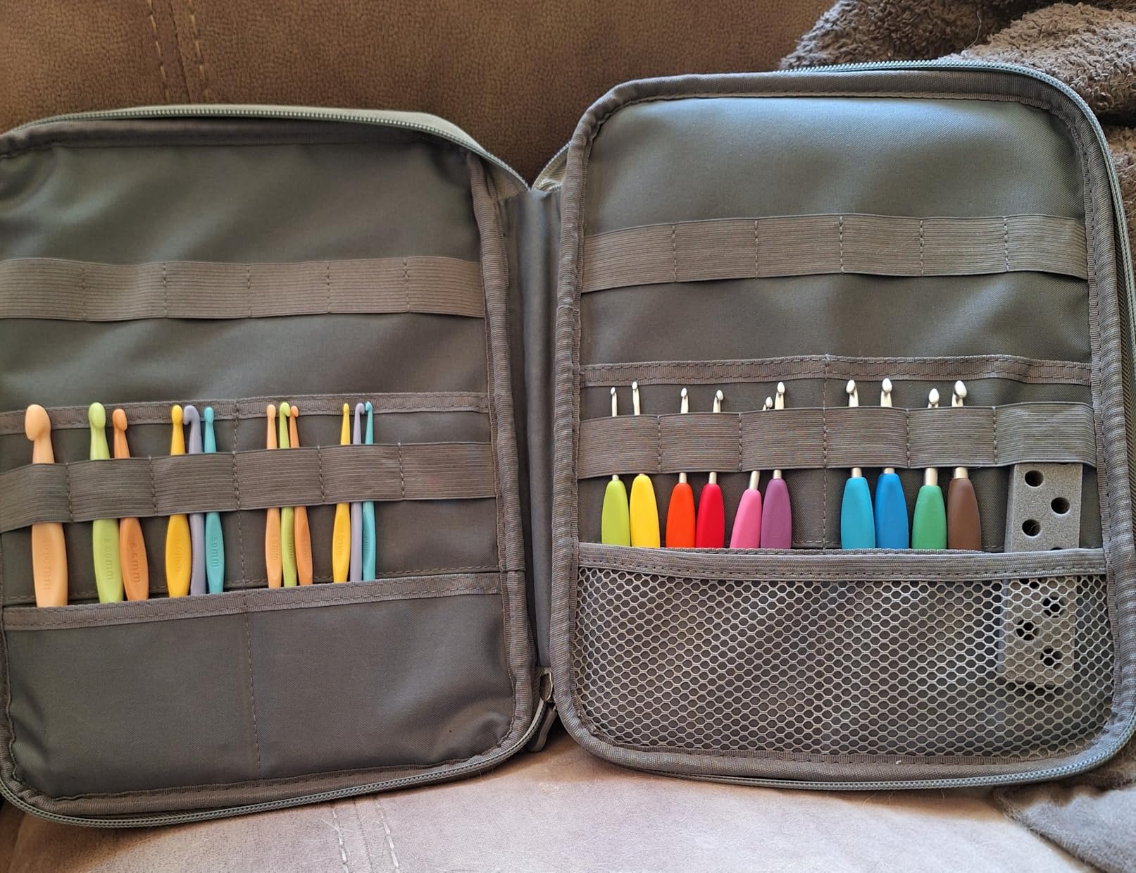 YOUSHARES 192 Slots Colored Pencil Case, Large Capacity Pencil Holder Pen Organizer Bag with Zipper for Prismacolor Watercolor Coloring Pencils, Gel Pens for Artist customer photo 1