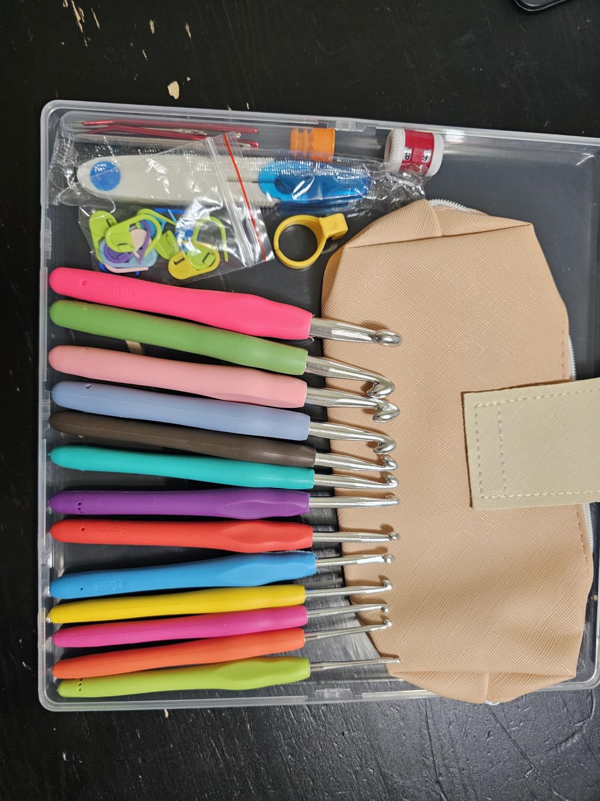 Mayboos 38 Pack Crochet Hooks Set, 13 Pcs 2mm(b)-10mm(n) Ergonomic Crochet Hooks Set, Crochet Needle for Arthritic Hands with Storage Case for Beginners Extra Long Knitting Needles customer photo 1