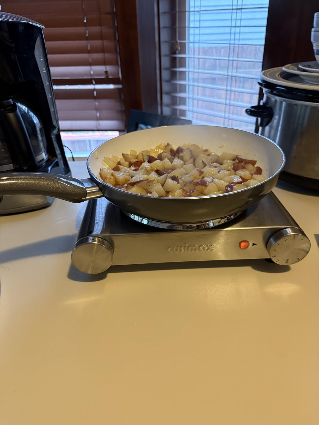 CUSIMAX Electric Burner Hot Plate for Cooking Cast Iron, Adjustable Temperature Control, Non-Slip Rubber Feet Stainless Steel Easy to Clean customer photo 1