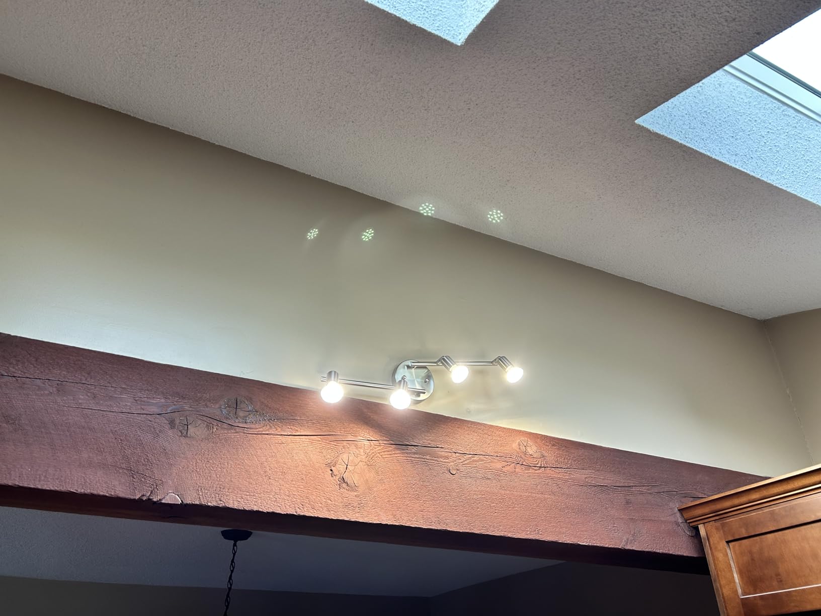 Unicozin LED 6 Light Track Lighting Kit, 46.5'' Matt Nickel 6 Way Ceiling Spot Lighting, Flexibly Rotatable Head, Modern Track Light Included 6 x LED GU10 Bulb (4W, Daylight White 5000K, 400LM) customer photo 1