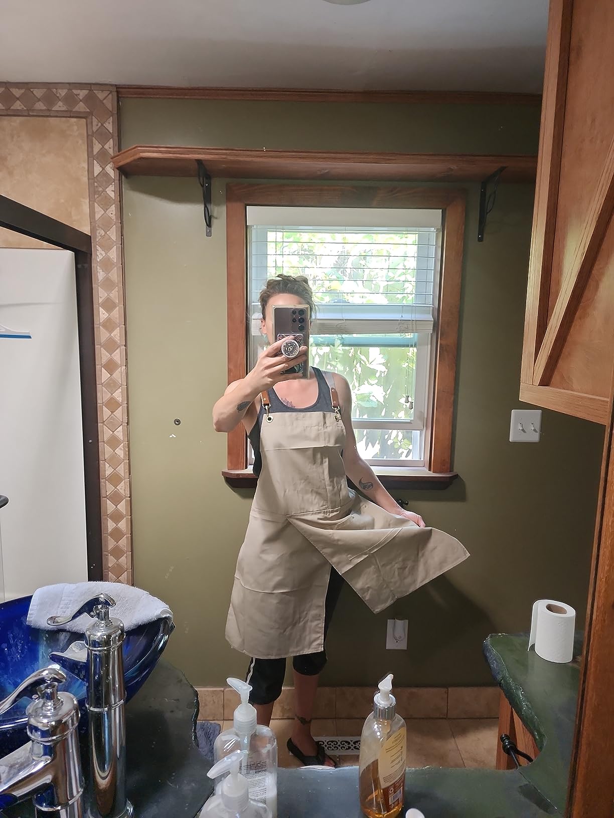 Crossback Apron with Pockets x2,Split Apron with Adjustable Straps,M-XXL (Beige) customer photo 1
