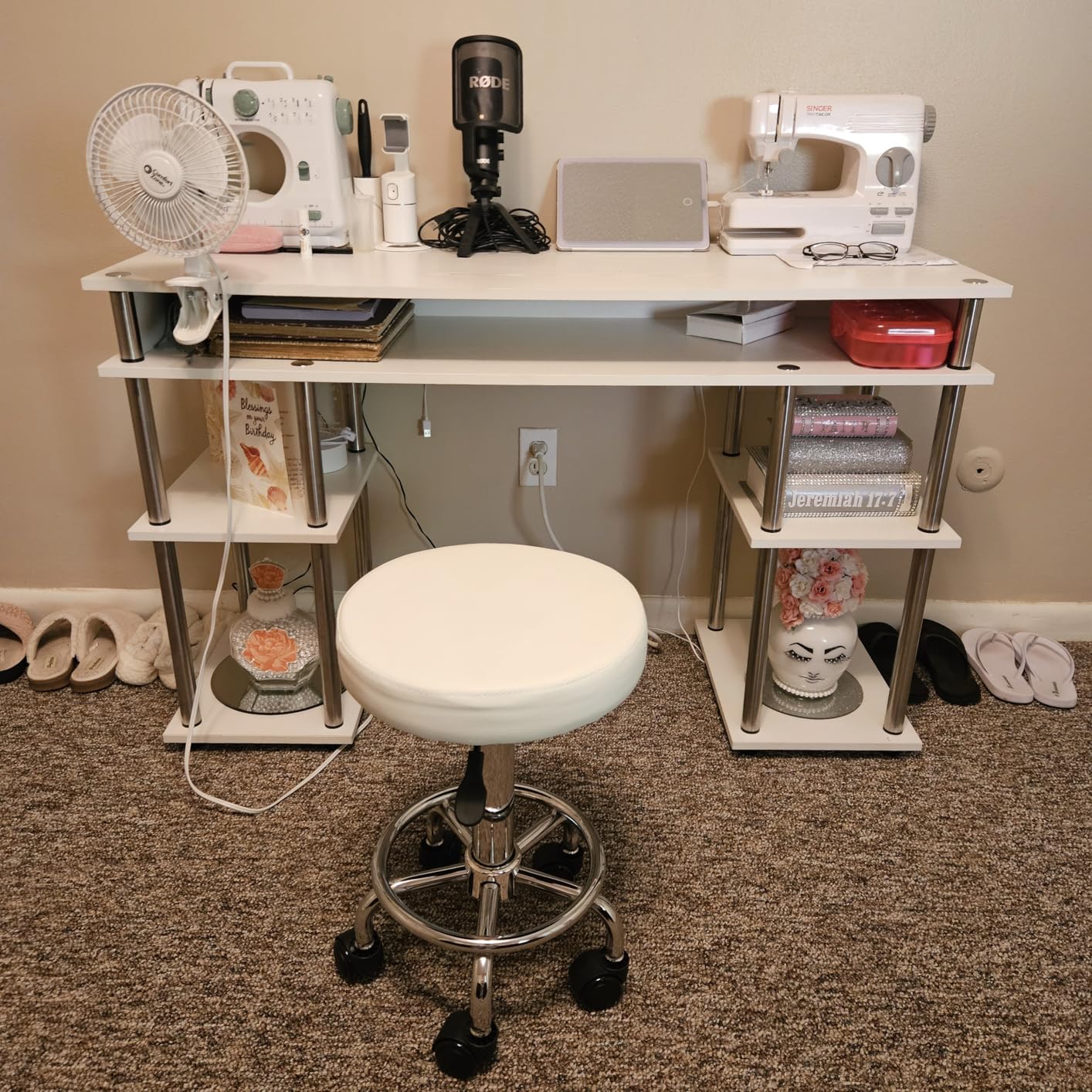 KKTONER PU Leather Round Rolling Stool with Foot Rest Swivel Height Adjustment Spa Drafting Salon Tattoo Work Office Massage Stools Task Chair Small (Black) customer photo 2