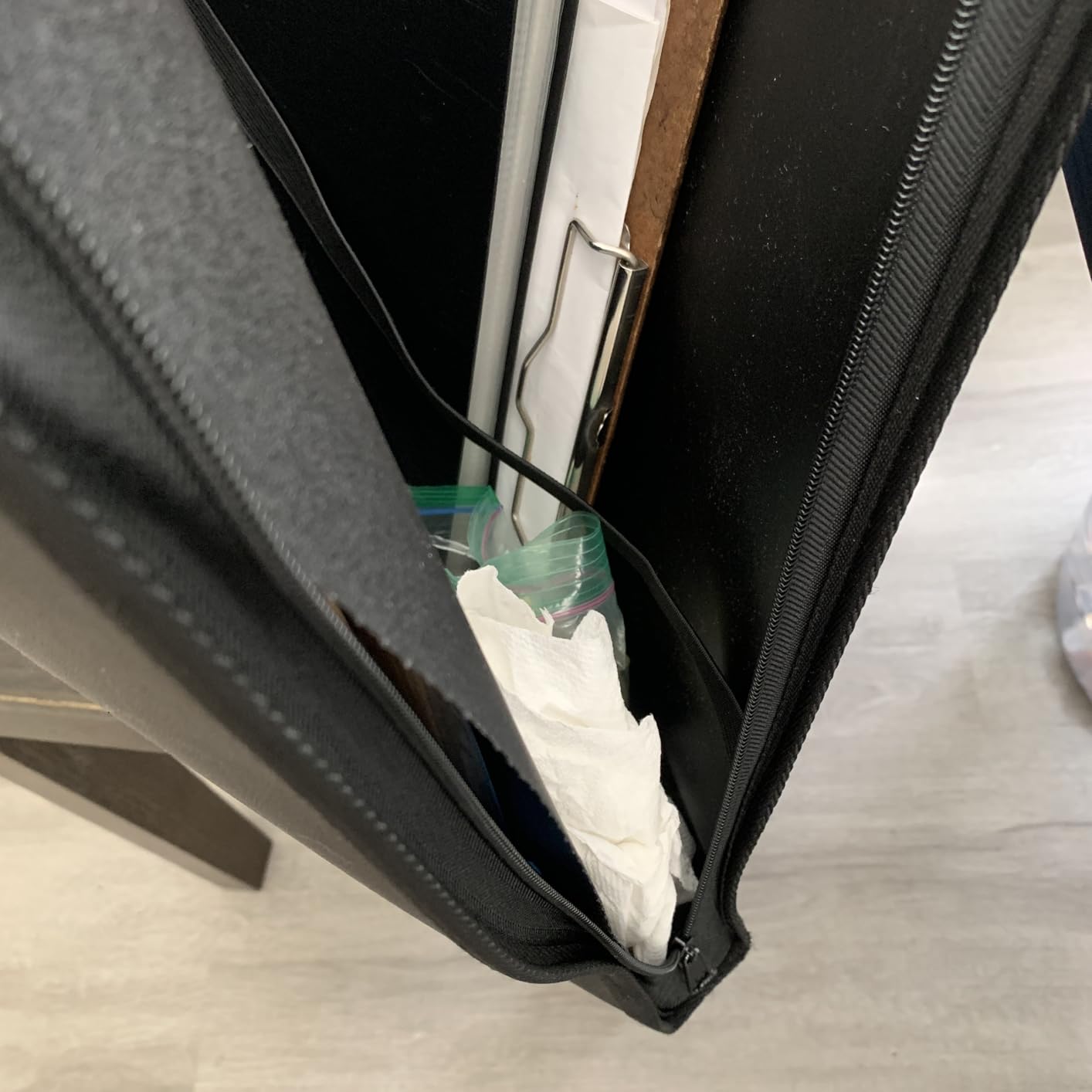 Vantasii Black Art Portfolio Case customer photo 2