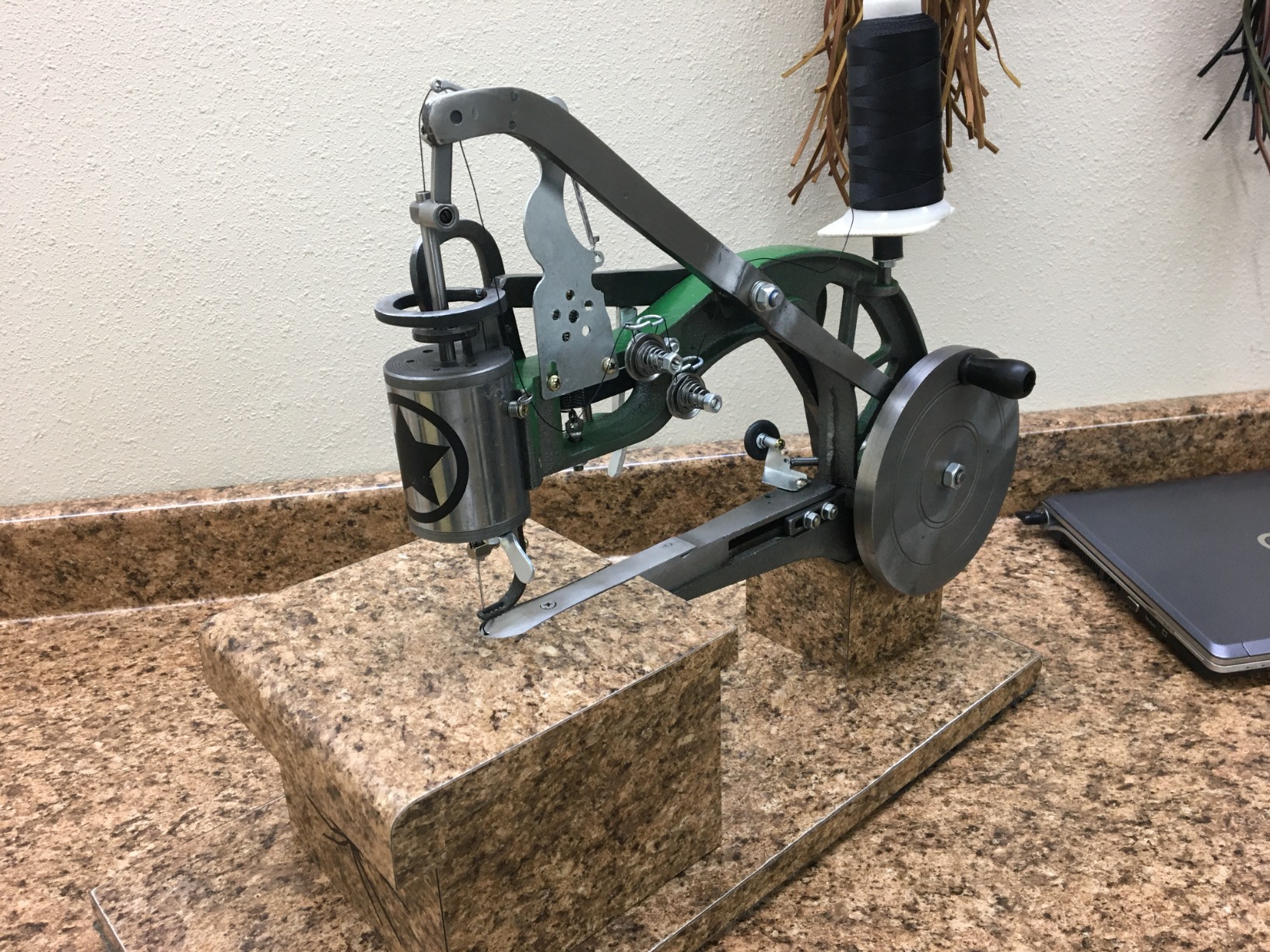 The New Cobbler Machine 10-Bearings, Shoe Repair Hand Leather Sewing Machine customer photo 2