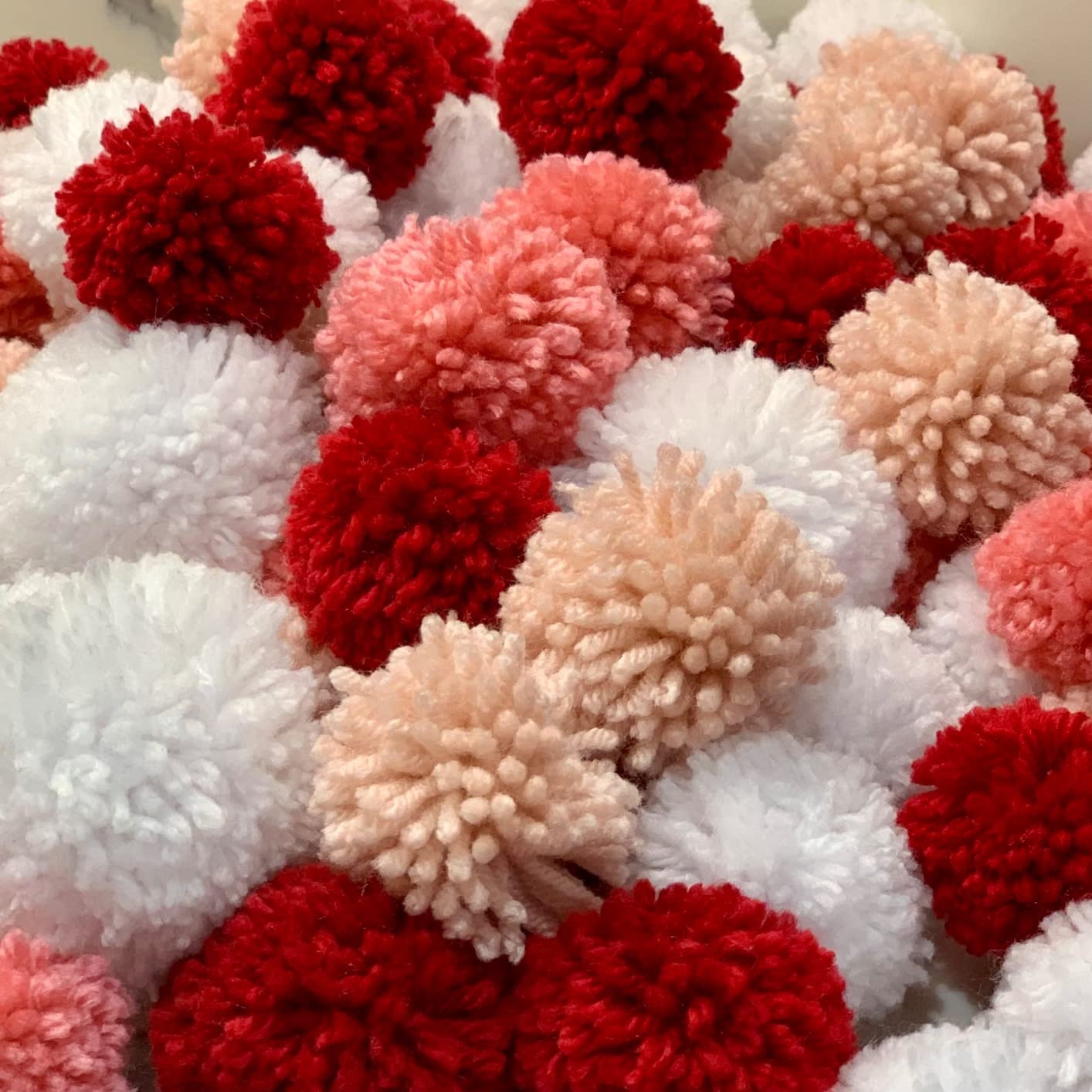 WILLBOND 6 Size Pompom Maker for Yarn Pom Pom Making Kit Fluff Ball Waver with 12 Colors Acrylic Skeins Thread Cutter Scissors DIY Wool Knitting Crafts Tool Set for Adults customer photo 1