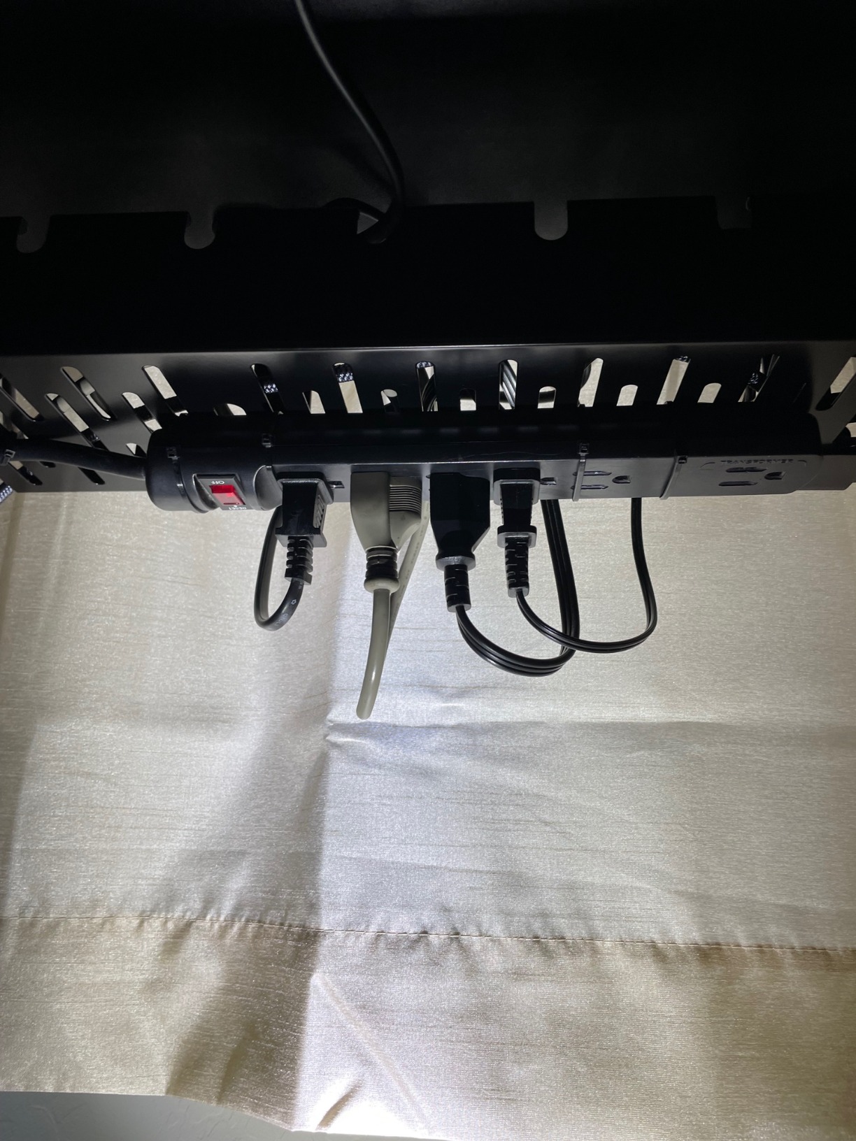 FLEXISPOT Under Desk Cable Management Tray, Metal Raceway Wires Cable Tidy Organizer, Office and Home Cable Tray Use for Standing Desk (Black) customer photo 2