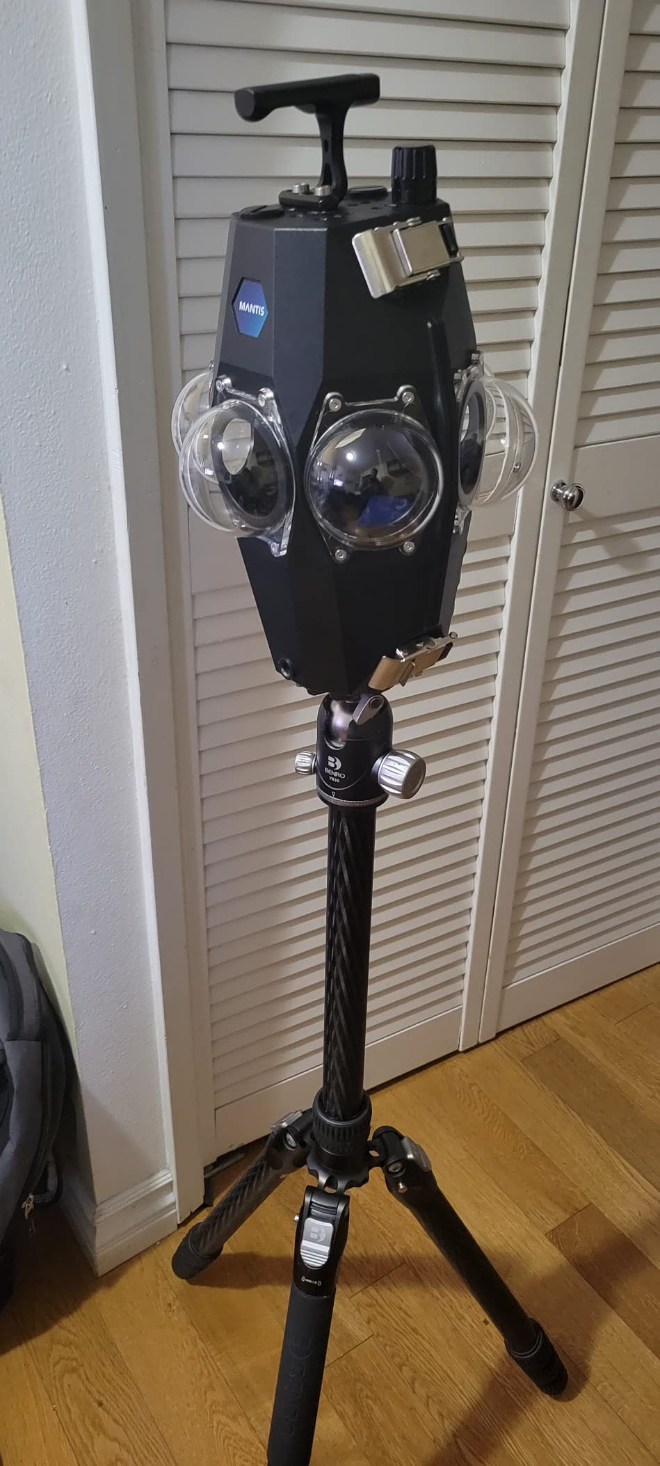 Benro Rhino Carbon Fiber Zero Series Tripod/Monopod with VX20 Ballhead, 5 Leg Sections, Twist Leg Locks, Padded Carrying Case (FRHN05CVX20) customer photo 1