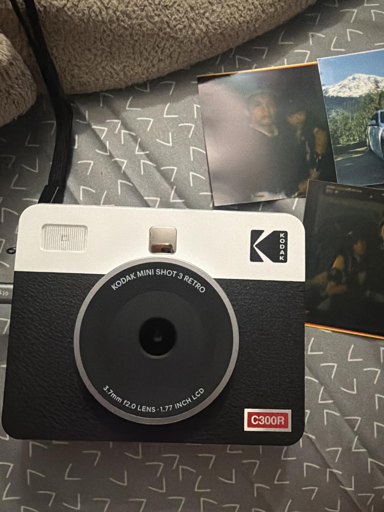 KODAK Mini Shot 3 Retro 3x3 Instant Digital Camera & Photo Printer, 38 Sheets, 2-in-1 Portable Print Camera, Bluetooth Smartphone Printer for iOS & Android, 4PASS Dye Sublimation, White customer photo 1