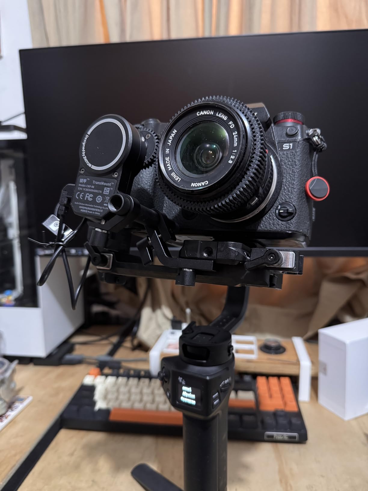 Zhi yun [Official TransMount Servo Follow Focus Focus/Zoom Controller (CMF-06 Max) for Crane 2S WEEBILL LAB, Crane 3 LAB, Weebill S customer photo 1