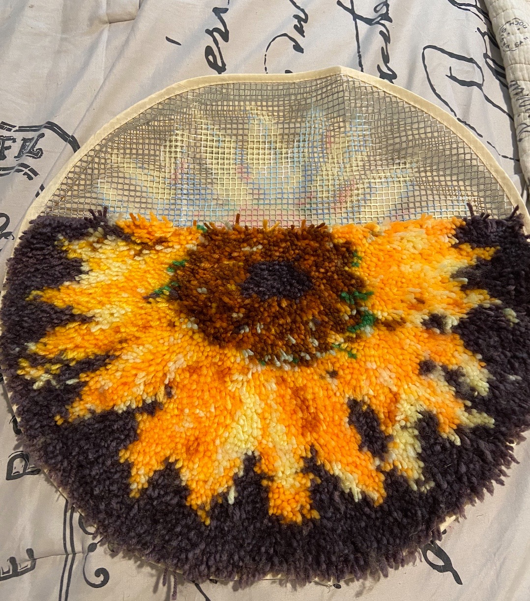 MIAOLLUN Latch Hook Rug Kit, Sunflower Pattern Printed Canvas DIY Rug Crochet Yarn Kits, Embroidery Decoration 20.4