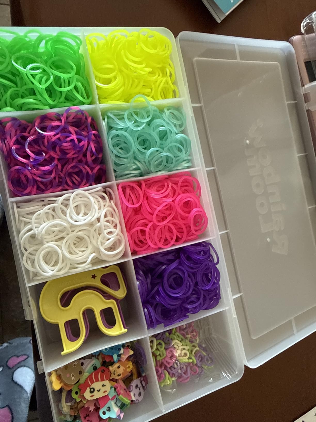 Rainbow Loom Loomi-Pals Mini Combo Set, Features 60 Cute Assorted Loomi-Pals Charms, 1 Happy Loom, 2100 Colorful Bands All in a Carrying Case for Boys and Girls 7+ customer photo 2