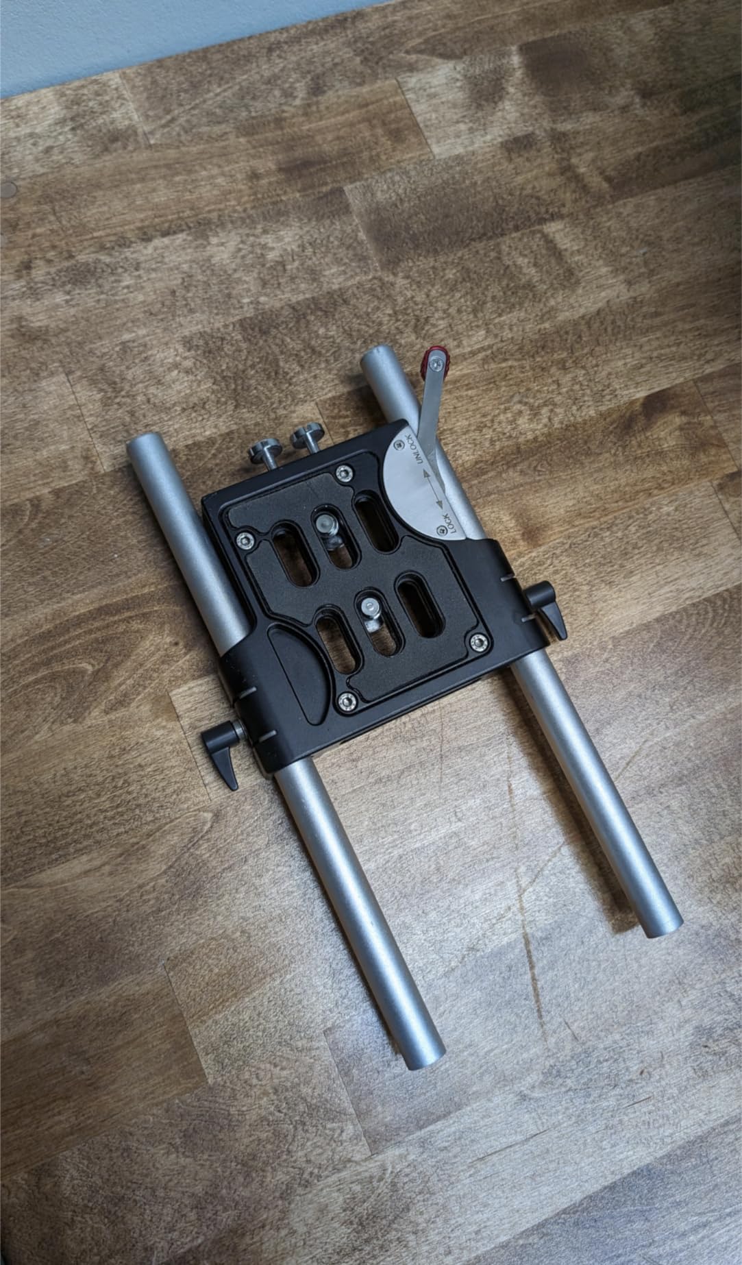 PROAIM 15mm Quick Release Camera Base Plate with Dovetail, Bridge Plate, 15mm Studio Rod Support, Quick Release Lever & Safety Release (P-BPDP-15) customer photo 1