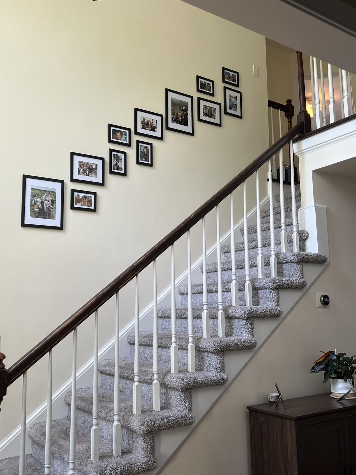 Americanflat Set of 7 Picture Frames with Shatter-Resistant Glass - Gallery Wall Frame Set with One 11x14, Two 8x10 and Four 5x7 Frames - Signature Collection - White customer photo 2