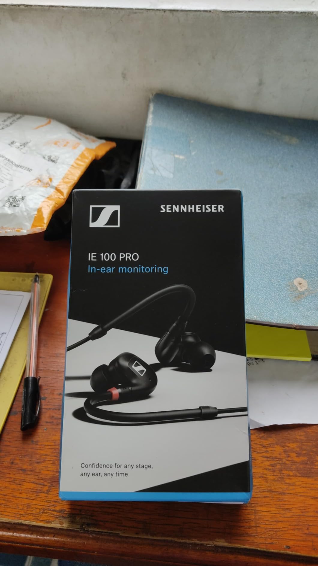 SENNHEISER Professional IE 100 PRO Dynamic In-Ear Monitoring Headphones, Black customer photo 1