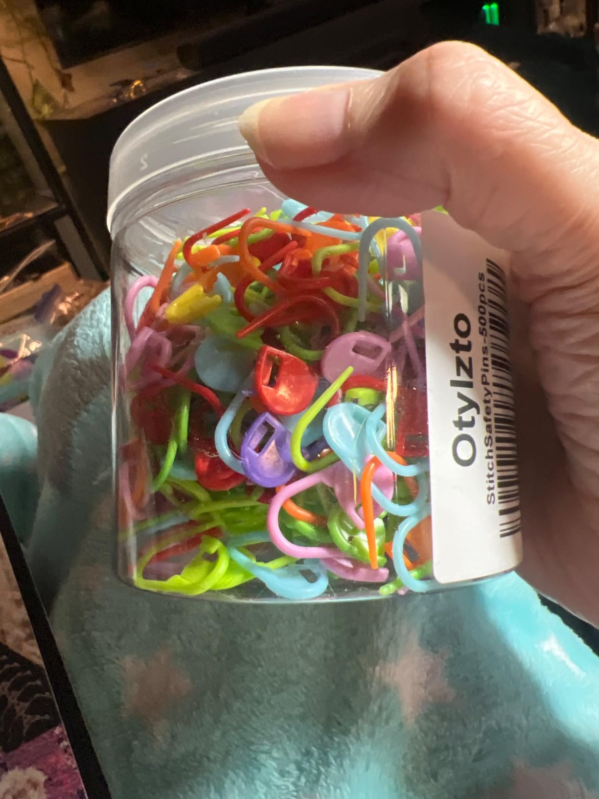 Otylzto 500pcs Assorted Colors Safety Pins Quick Locking Stitch Markers for Knitting Crochet customer photo 1