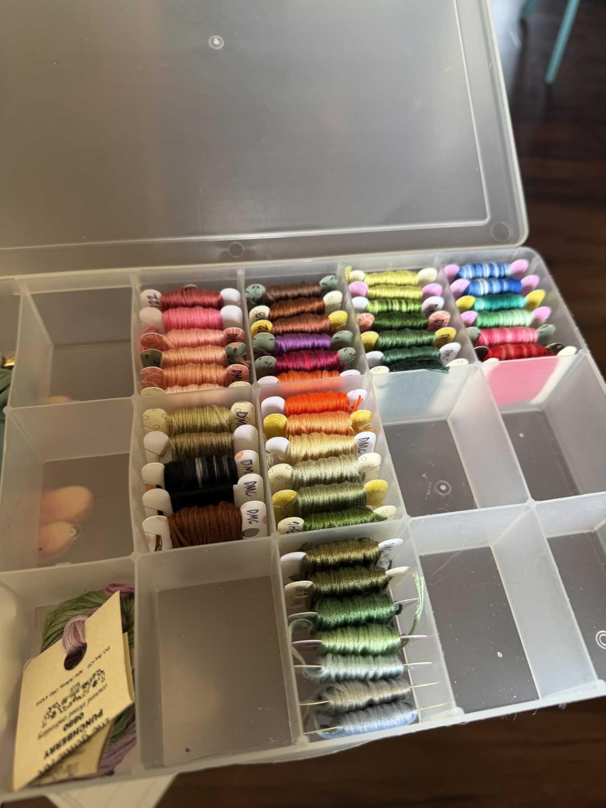BULK PARADISE Embroidery Floss Organizer Box with 50 Cardboard Bobbins - 17 Compartments Clear Embroidery Thread Organizer Box, Snap-Tight Clear Sewing Organizer - Jewelry Bead Holder (Made in USA) customer photo 1