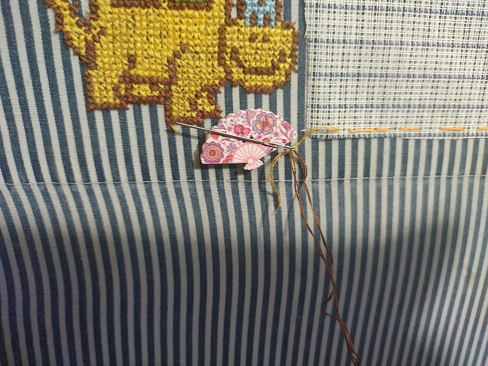 4 Pieces Fan Needle Minders, Magnetic Needle Nanny, Cross Stitch Embroidery Needlework Accessories customer photo 1