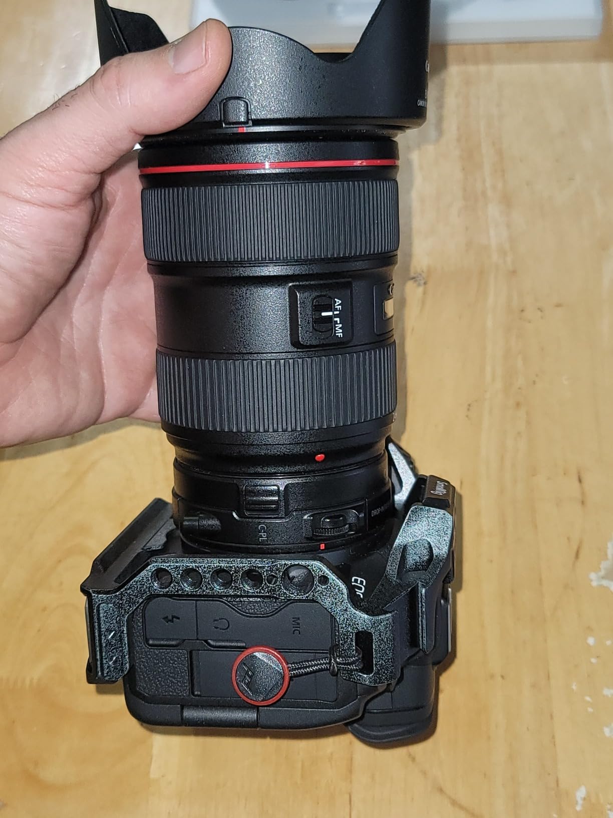 SmallRig EOS R5 & R6 Cage for Canon EOS R5 & R6 Mirrorless Camera - 3233 customer photo 2