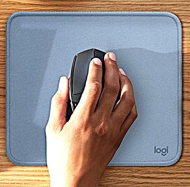Logitech Mouse Pad - Studio Series, Computer Mouse Mat with Anti-Slip Rubber Base, Easy Gliding, Spill-Resistant Surface, Durable Materials, Portable, in a Fresh Modern Design, Graphite customer photo 1