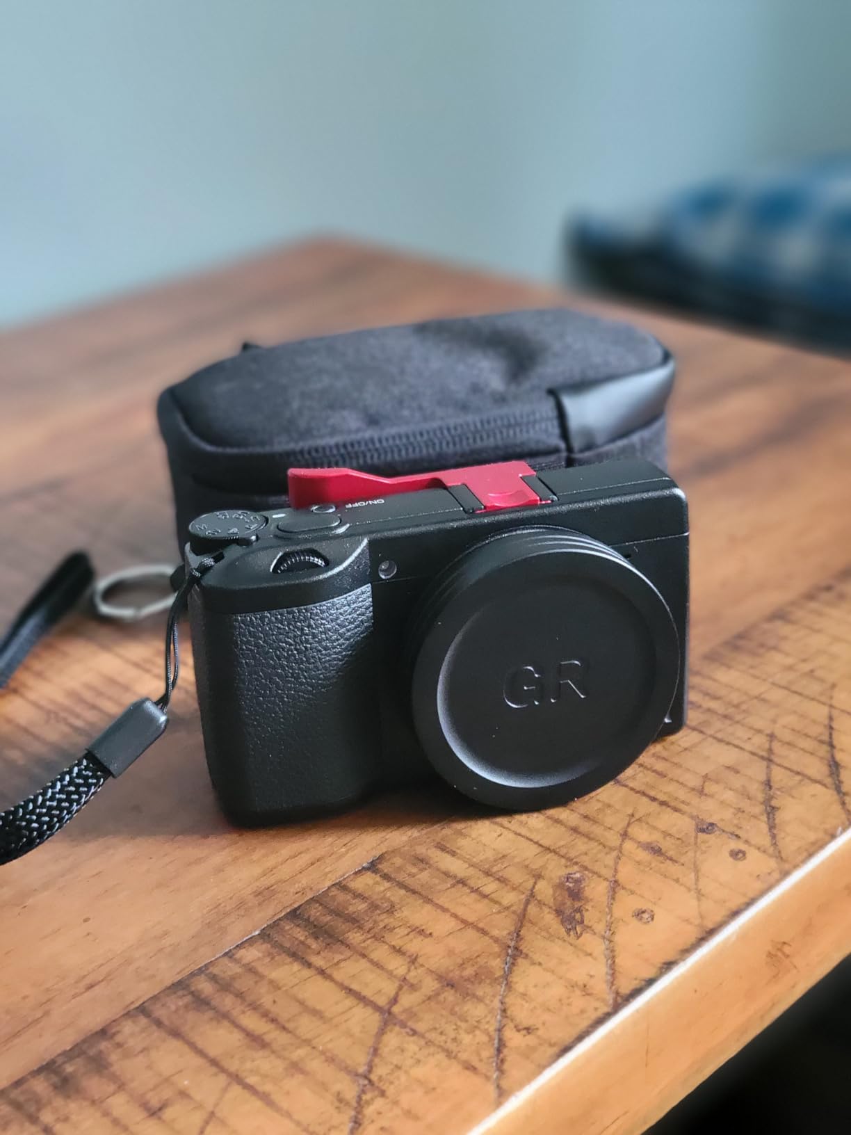 Ricoh GR IIIx, Black, Digital Compact Camera with 24MP APS-C Size CMOS Sensor, 40mmF2.8 GR Lens (in the 35mm Format) customer photo 1