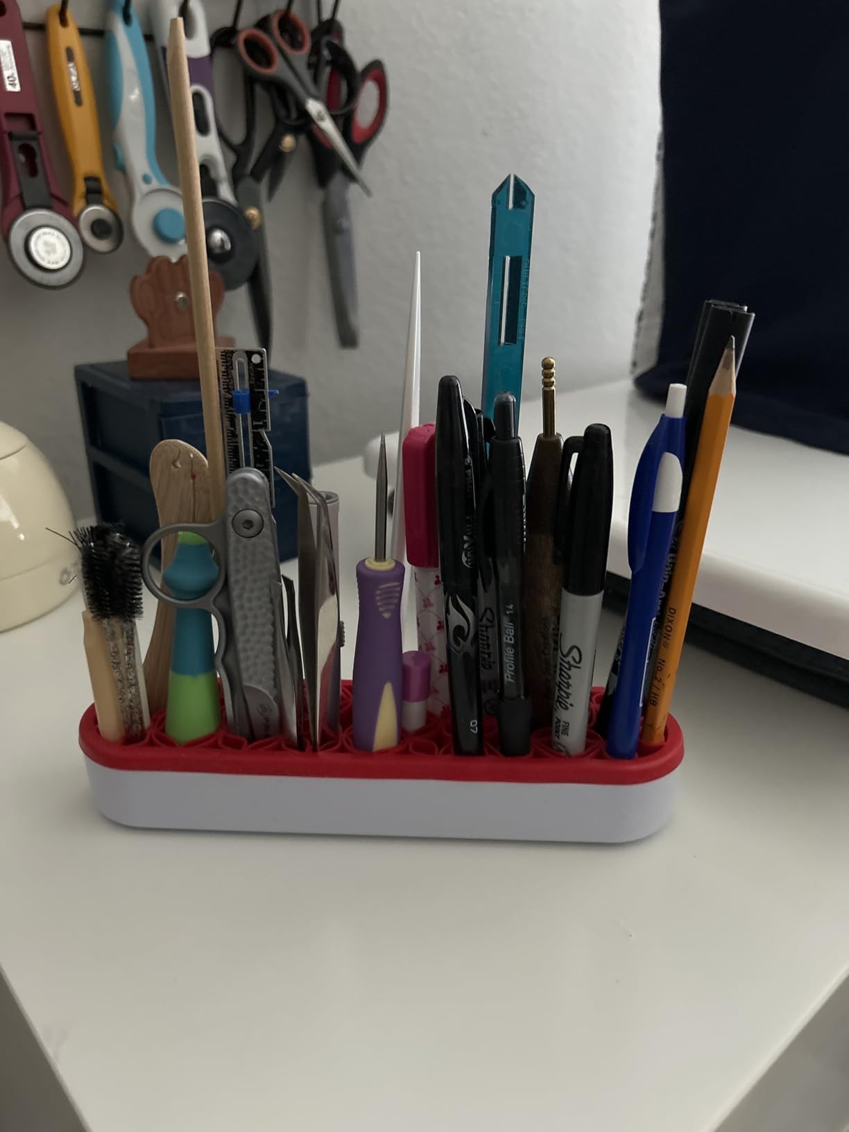 Madam Sew Upright Sewing Tools Caddy Desktop Organizer for Craft and Quilting Supplies Holds Scissors, Seam Rippers and Markers - Tabletop Sewing Accessories Storage Organizer (Red) customer photo 1