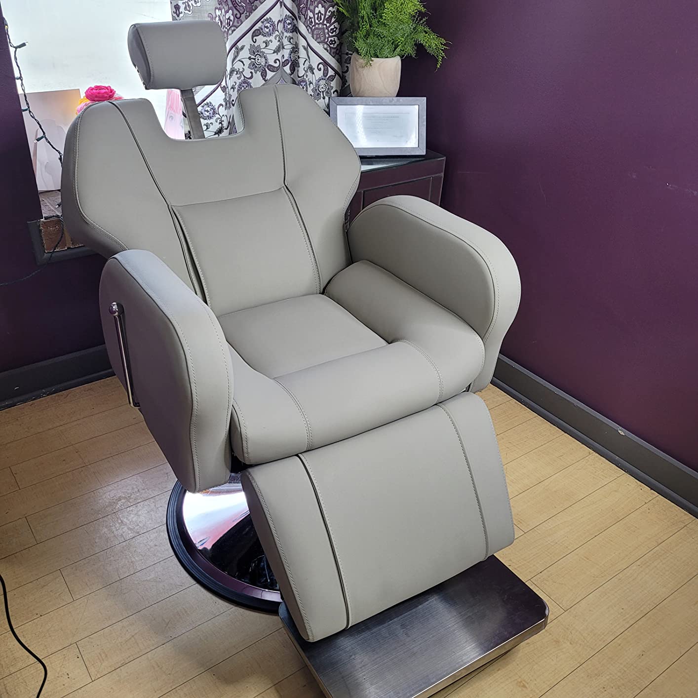 Baasha Heavy Duty Reclining Barber Chair - Grey Hydraulic Salon Chair for Facials, Lash Extensions, Tattoo & Braiding - 165 Degree Recline with Leg Rest, Stainless Steel Base customer photo 2