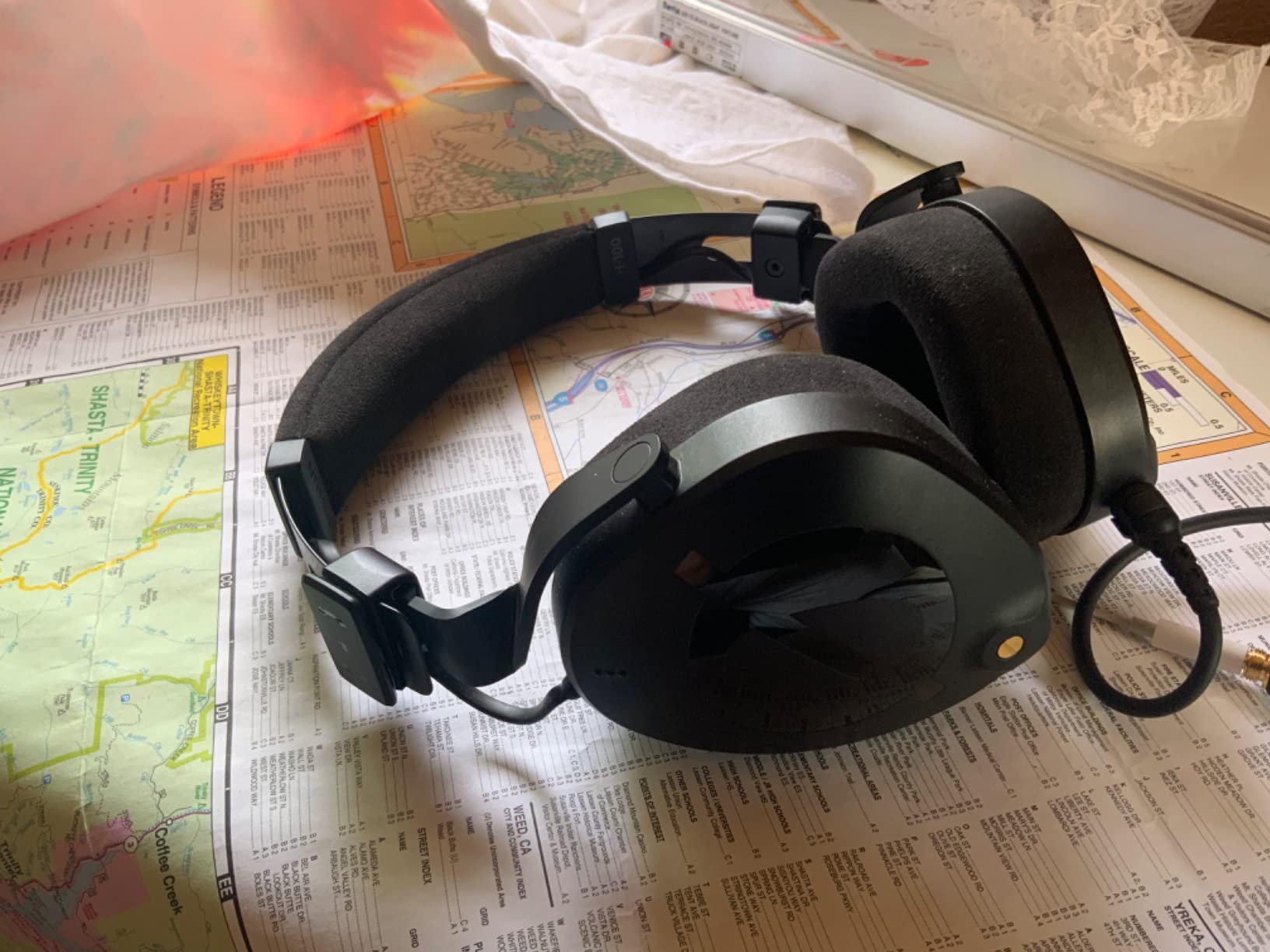 RØDE NTH-100 Professional Over-ear Headphones For Content Creation, Music Production, Mixing and Audio Editing, Podcasting, Location Recording,Black customer photo 2