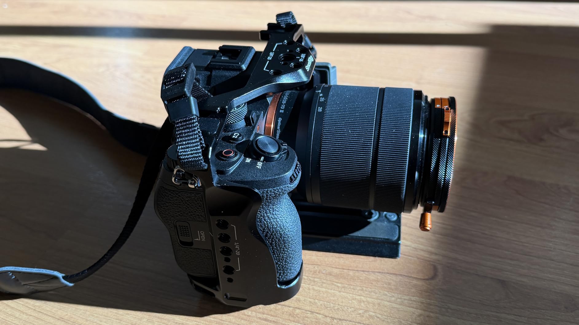 SmallRig HawkLock Quick Release Full Cage for Sony Alpha 7R V/Alpha 7 IV/Alpha 7S III/Alpha 1 / Alpha 7R IV/Alpha 7 V, Built-in Quick Release Plate for Arca, Cold Shoes customer photo 1