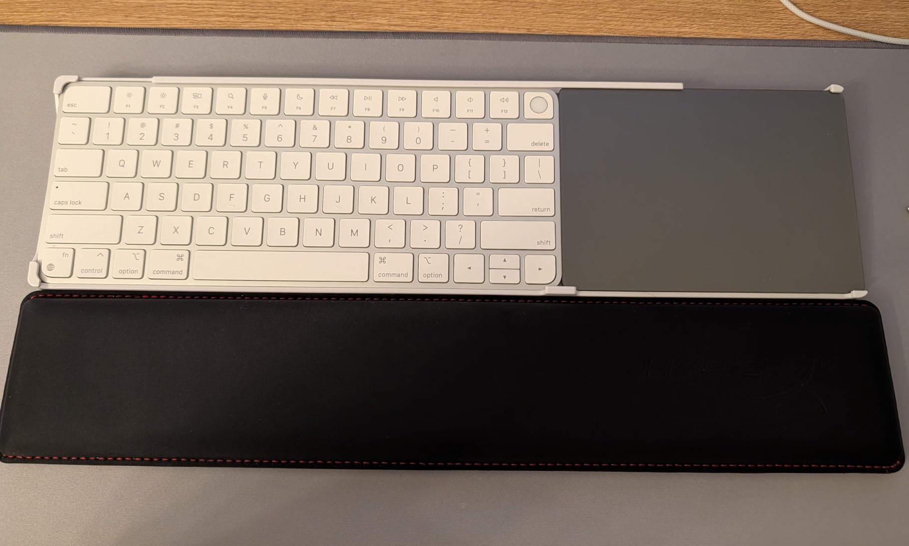 HyperX Wrist Rest - Mouse - Cooling Gel - Memory Foam - Anti-Slip, Black customer photo 1