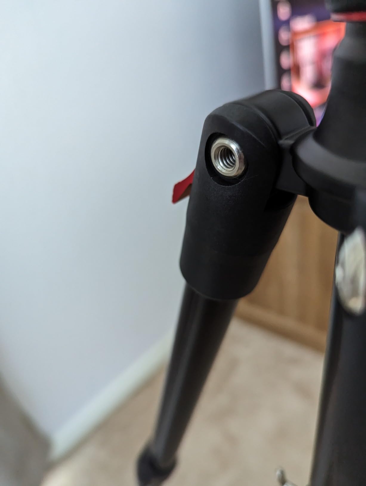 SmallRig T-10 Camera Tripod, 68