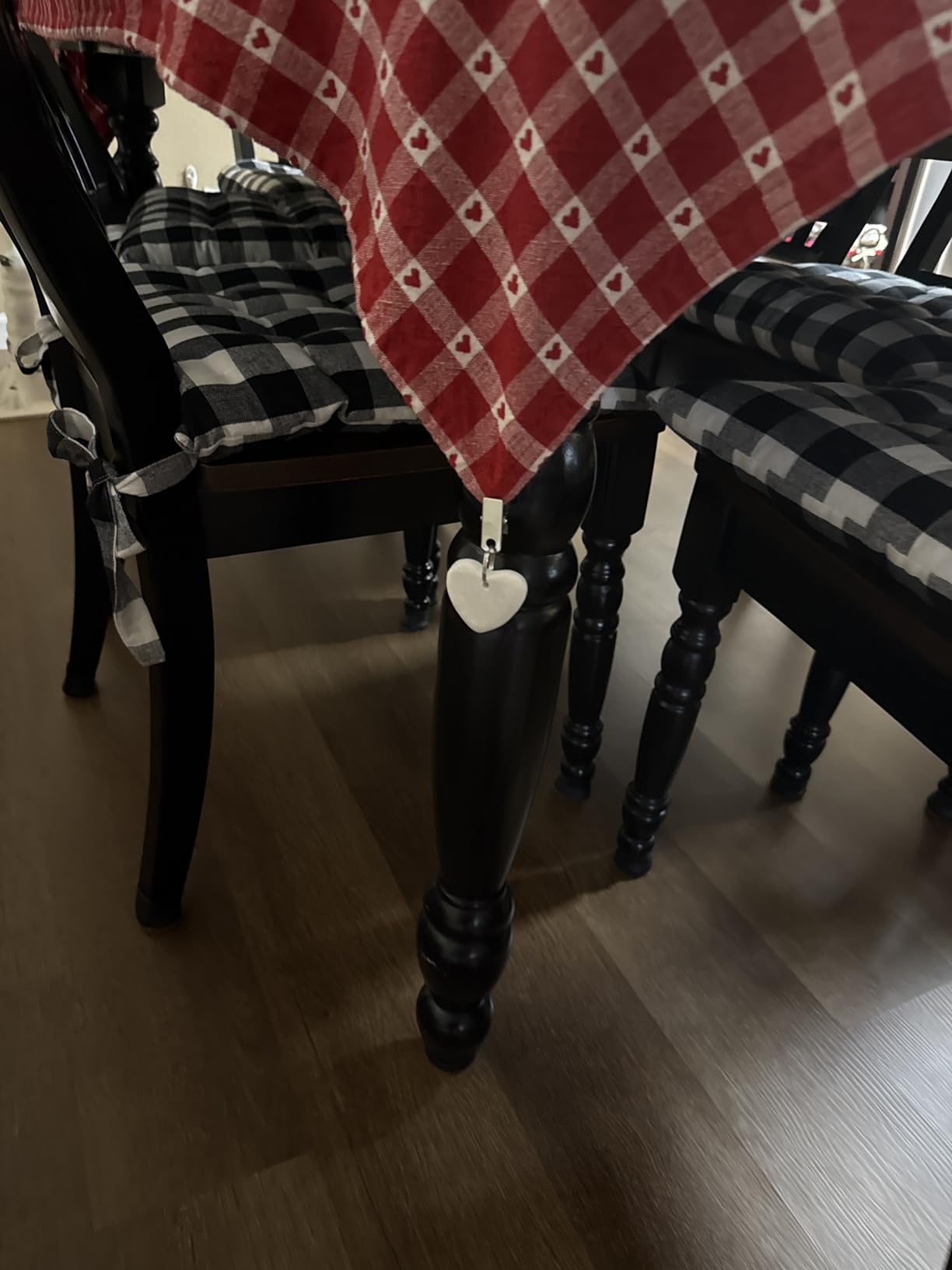 8pcs Tablecloth Weights Tablecloth Pendant Stone Table Cover Weights Hangers with Metal Clips (Drop-Grey) customer photo 1