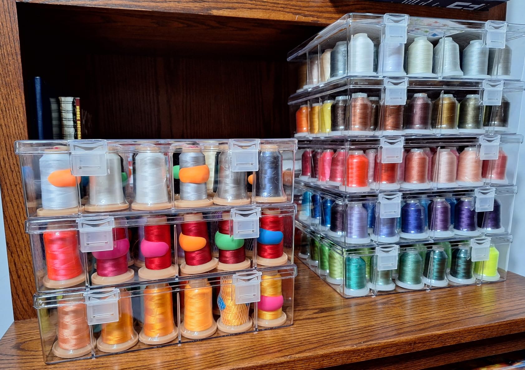 New brothread Pack of 2 Tall and Clear Storage Box/Organizer for 2x30 Home Embroidery & Cotton Thread Spools Compatible with Tall Thread Spools from Isacord/Floriani/Madeira/Glide/RA/Connecting Thread customer photo 2